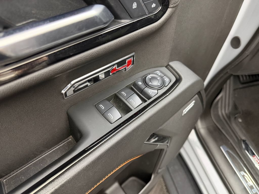 Used 2025 GMC Sierra 1500 AT4 w/ Technology Package AWD/4WD image 12