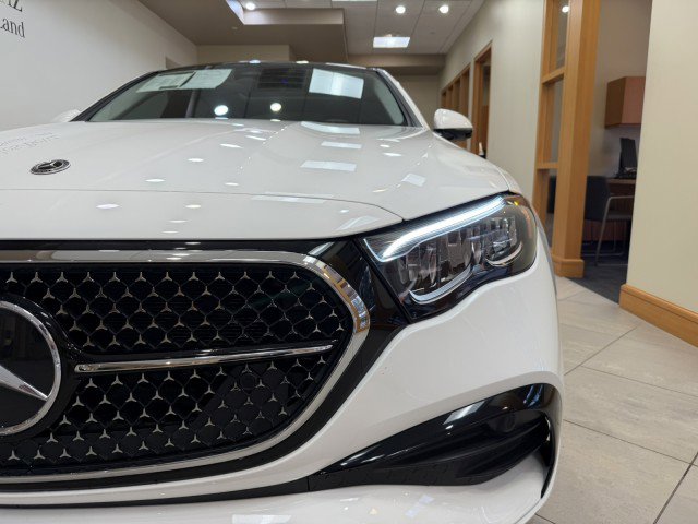 Used 2025 Mercedes-Benz E 350 Sedan image 6