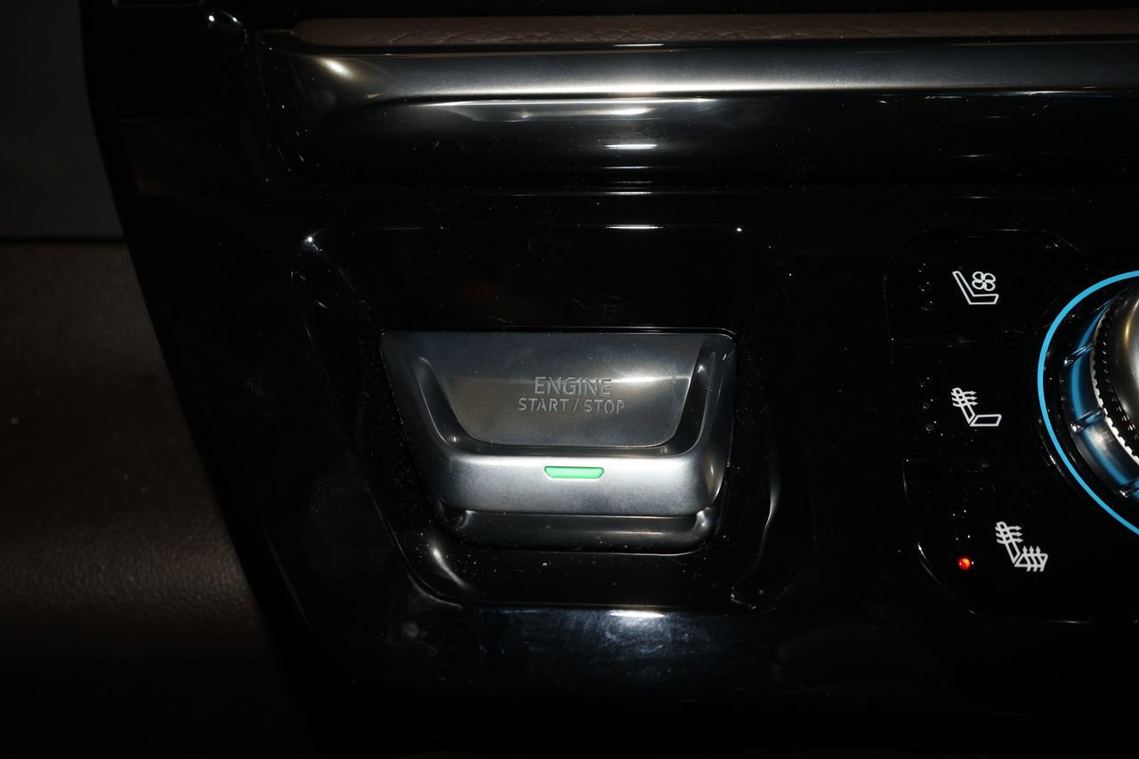 Certified 2025 GMC Sierra 2500 Denali w/ Denali Reserve Package image 17