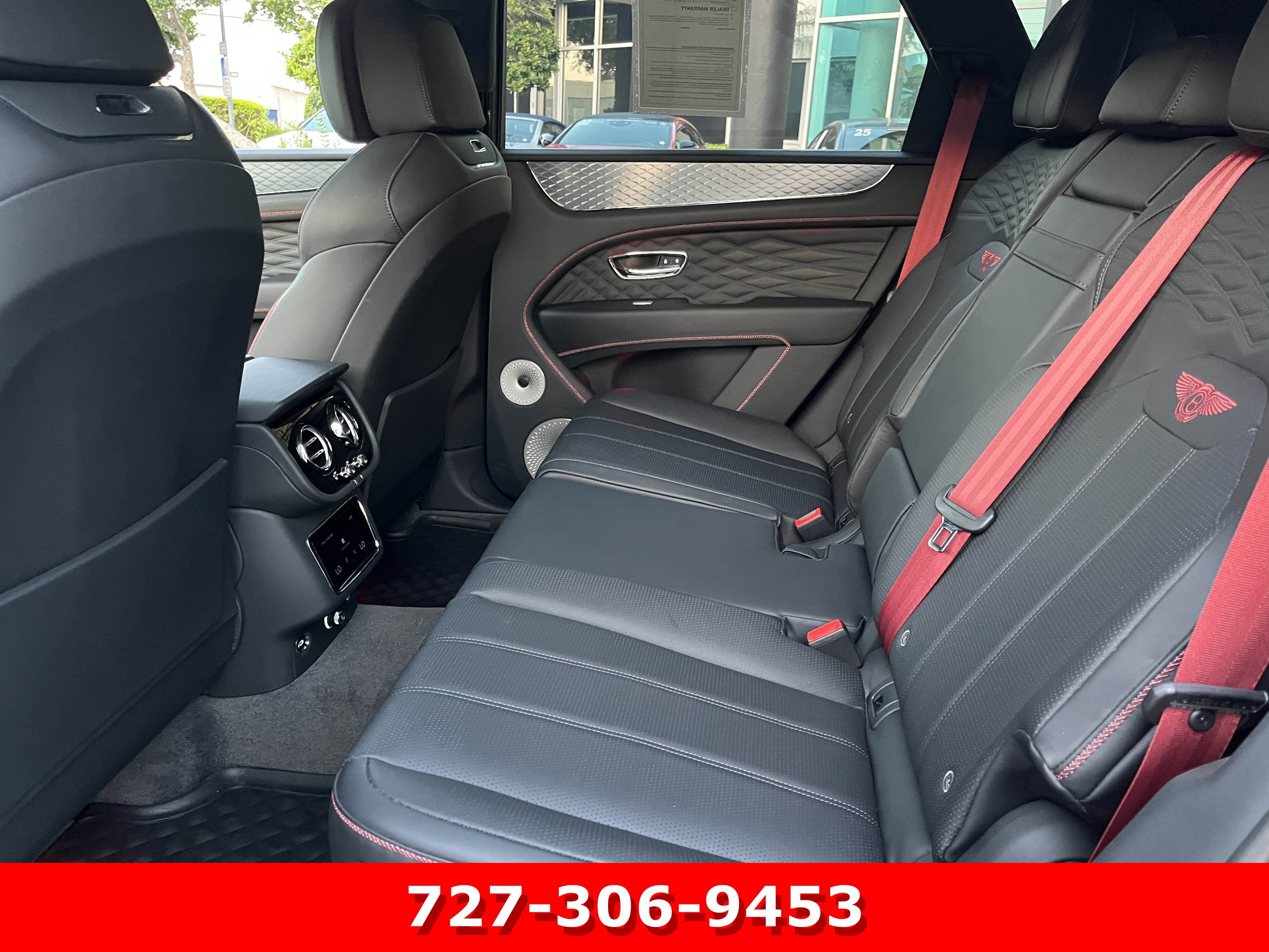 Used 2024 Bentley Bentayga AWD/4WD image 17