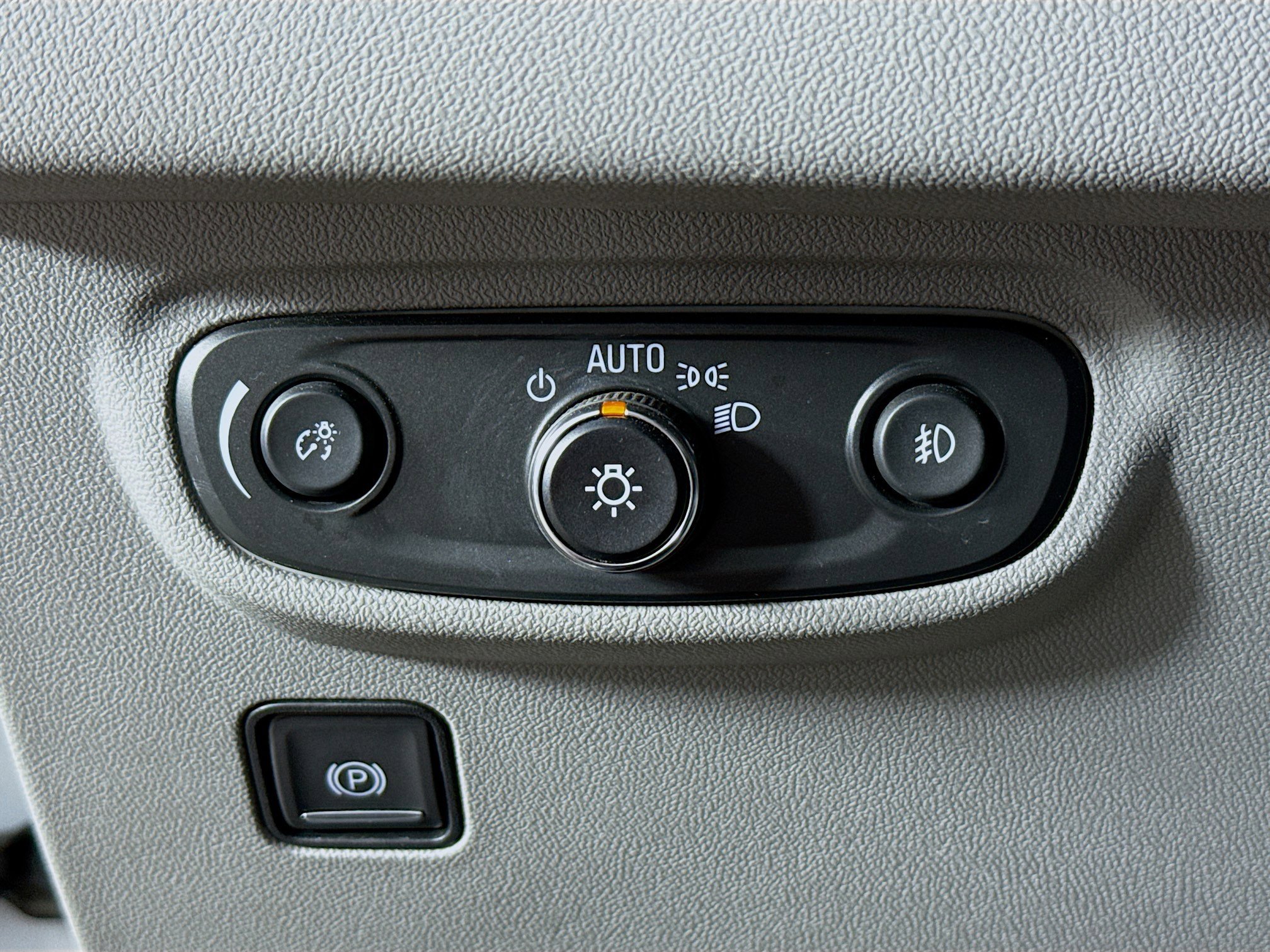 Used 2024 GMC Terrain SLT image 9