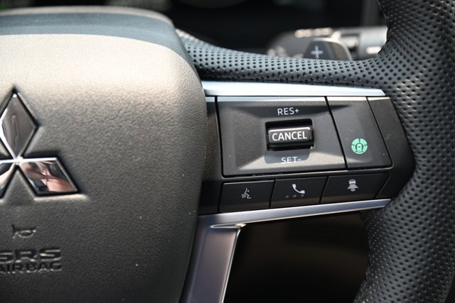 New 2023 Mitsubishi Outlander SEL image 33