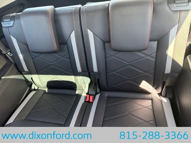 Used 2025 Volkswagen Atlas Peak Edition SE AWD/4WD image 24