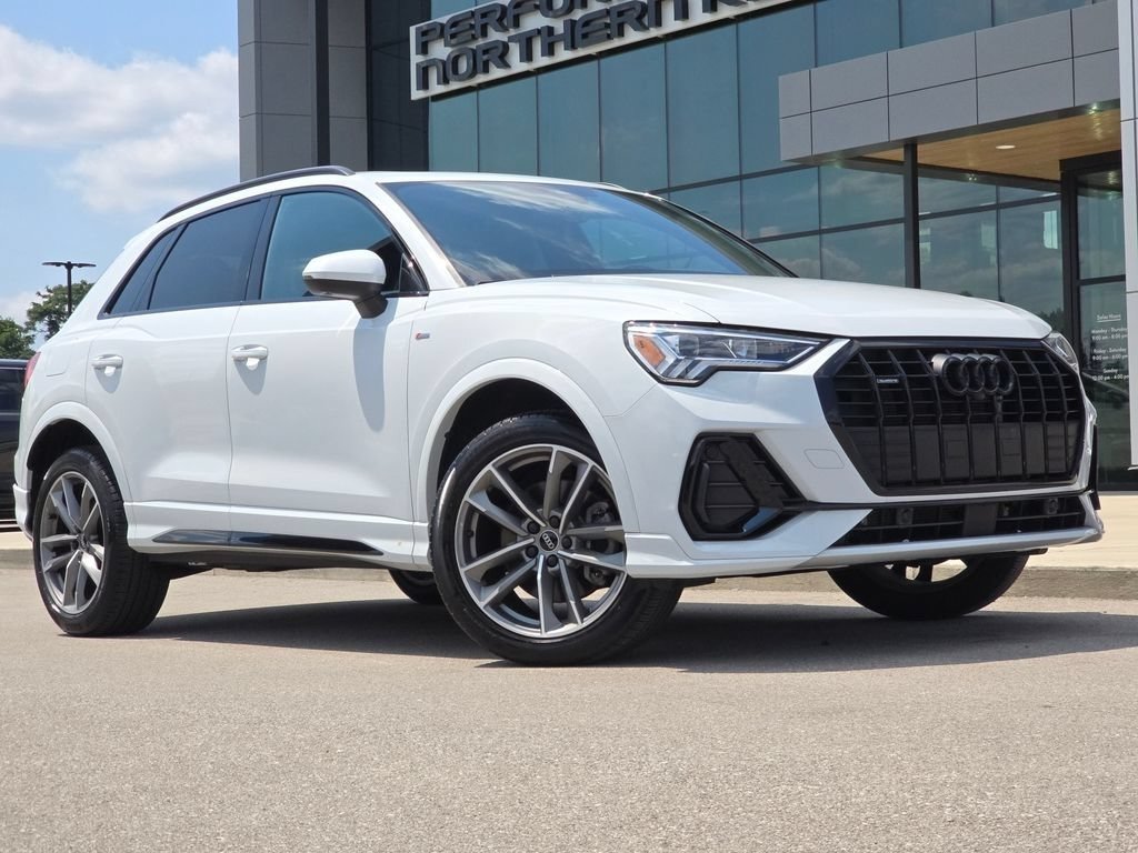Used 2022 Audi Q3 2.0T Premium Plus w/ Premium Plus Package AWD/4WD image 2