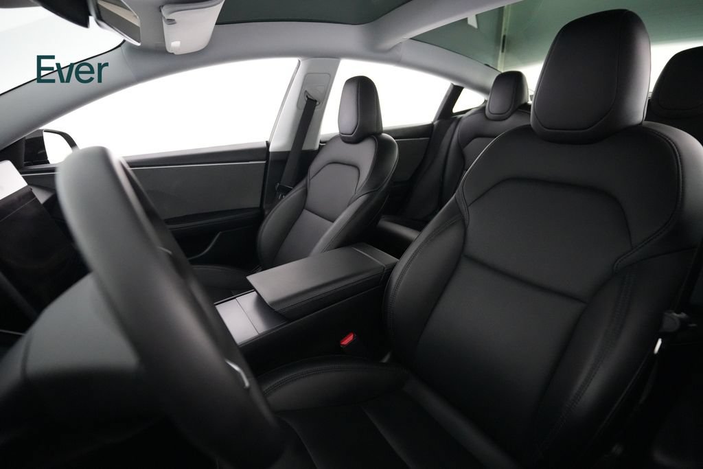 Used 2024 Tesla Model 3 Standard Range RWD image 4