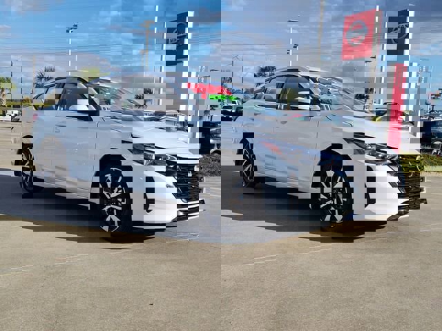 New 2025 Nissan Sentra SV w/ SV Premium Package image 5