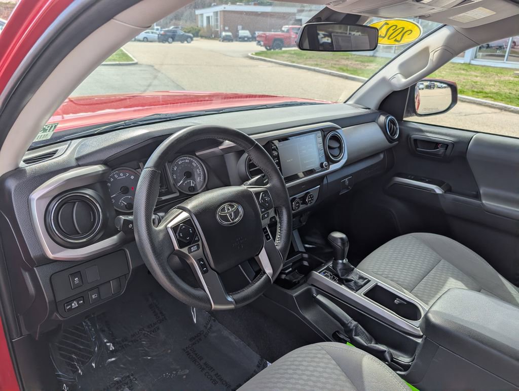 Used 2021 Toyota Tacoma SR5 w/ SR5 Appearance Package (SM) RWD image 17