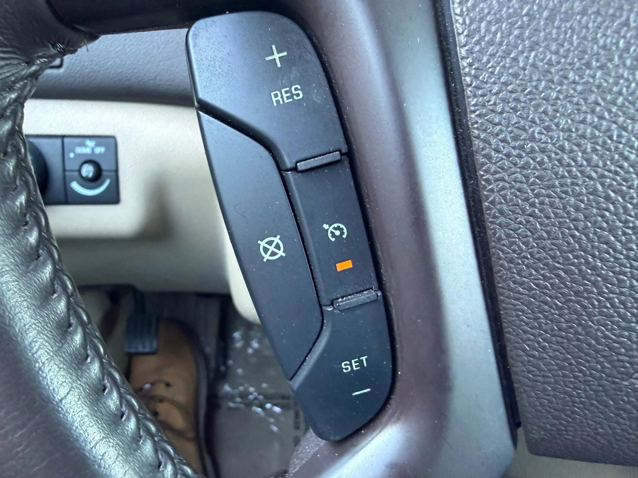 Used 2011 Buick Enclave CXL image 14