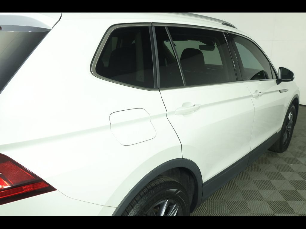 Used 2023 Volkswagen Tiguan SE w/ Panoramic Sunroof Package FWD image 20