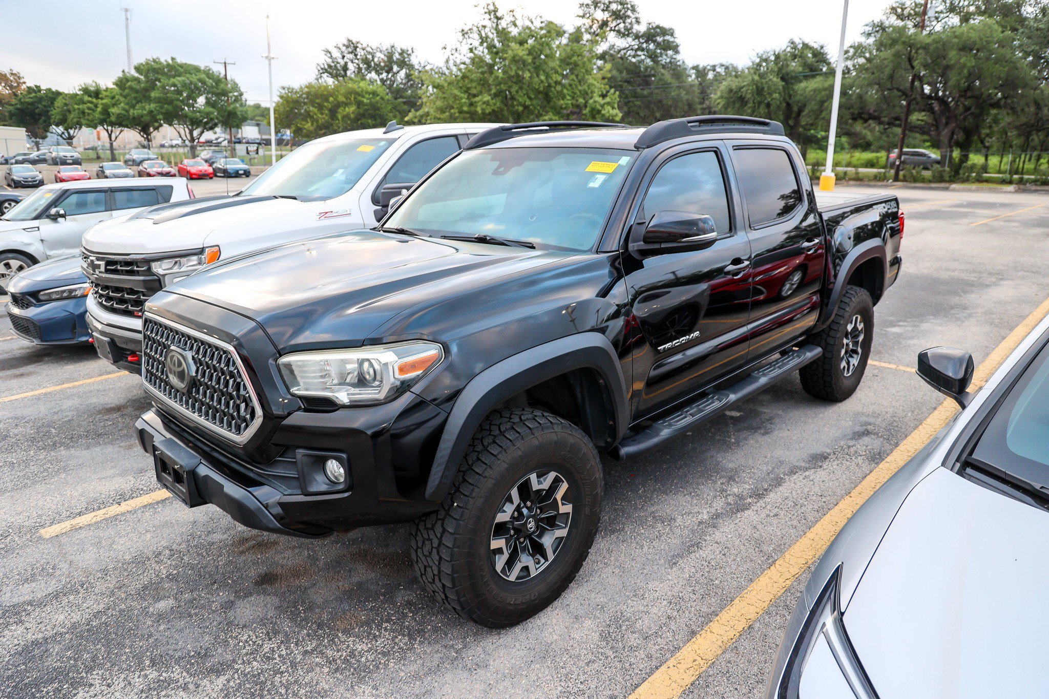 Used 2018 Toyota Tacoma SR AWD/4WD image 3