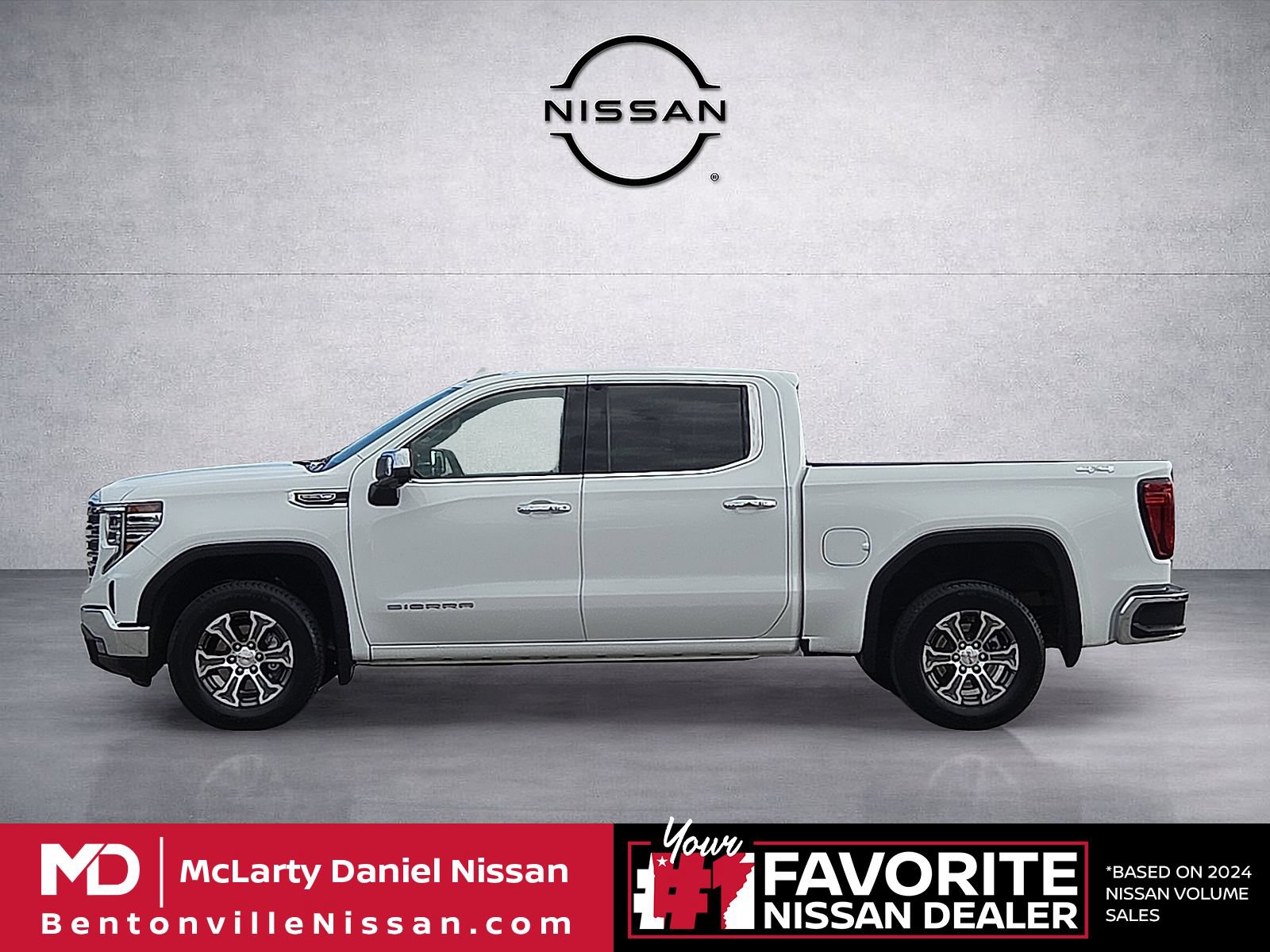 Used 2026 GMC Sierra 1500 SLT AWD/4WD image 3