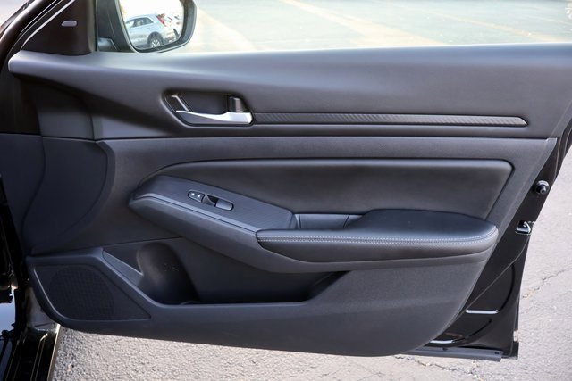 Used 2025 Nissan Altima 2.5 SV image 16