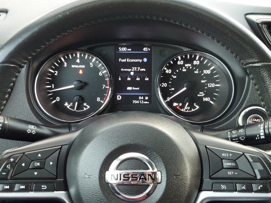 Used 2018 Nissan Rogue SV AWD/4WD image 13