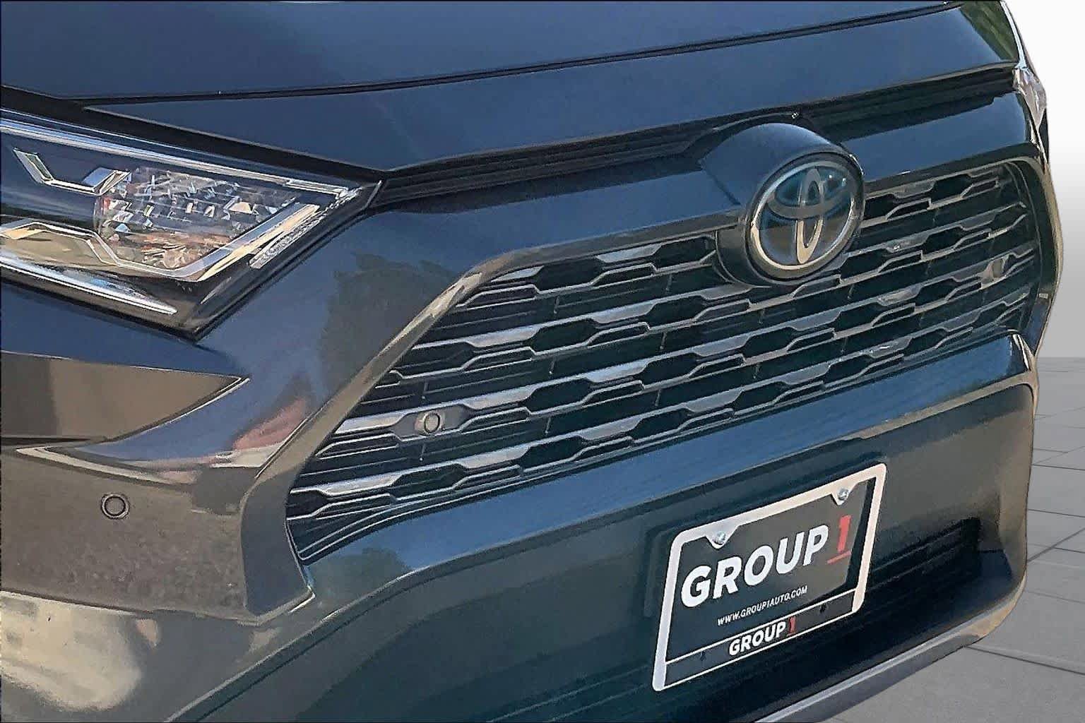Used 2020 Toyota RAV4 Limited w/ Limited Grade Weather Package AWD/4WD image 30