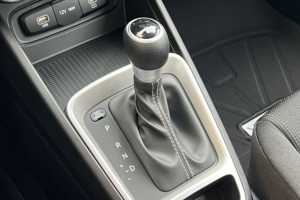 New 2026 Hyundai Venue SE image 19