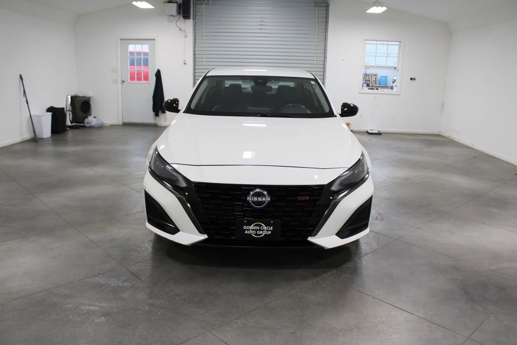 Used 2024 Nissan Altima 2.5 SR image 3