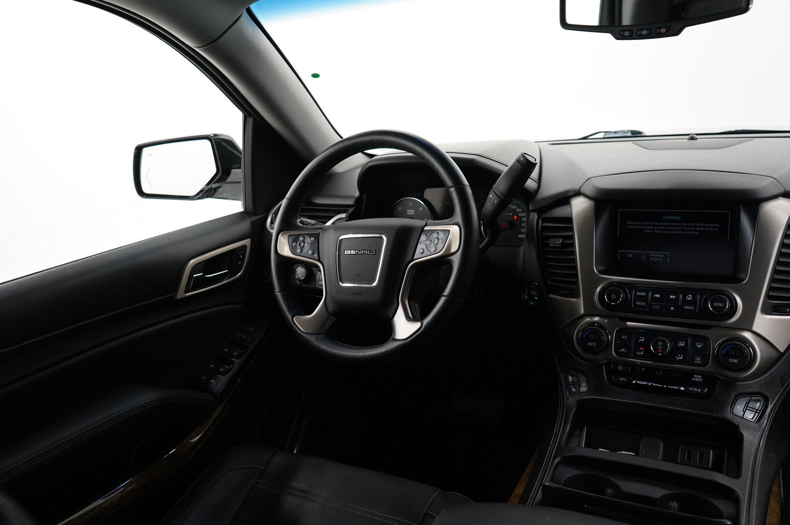 Used 2017 GMC Yukon Denali w/ Open Road Package image 12