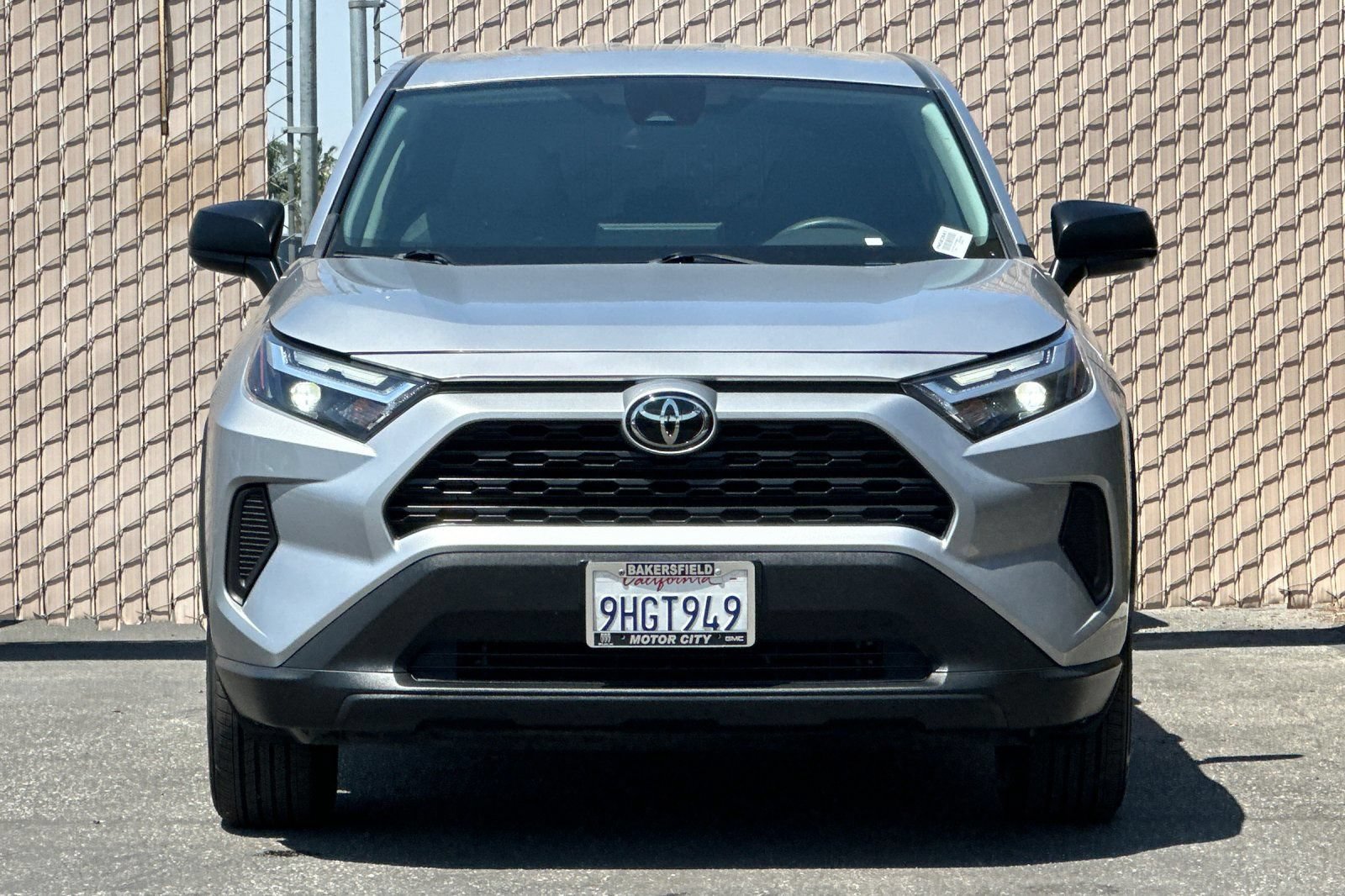 Used 2023 Toyota RAV4 LE FWD image 9