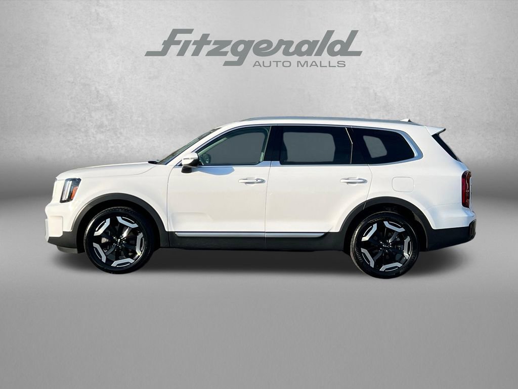 Used 2025 Kia Telluride S image 4