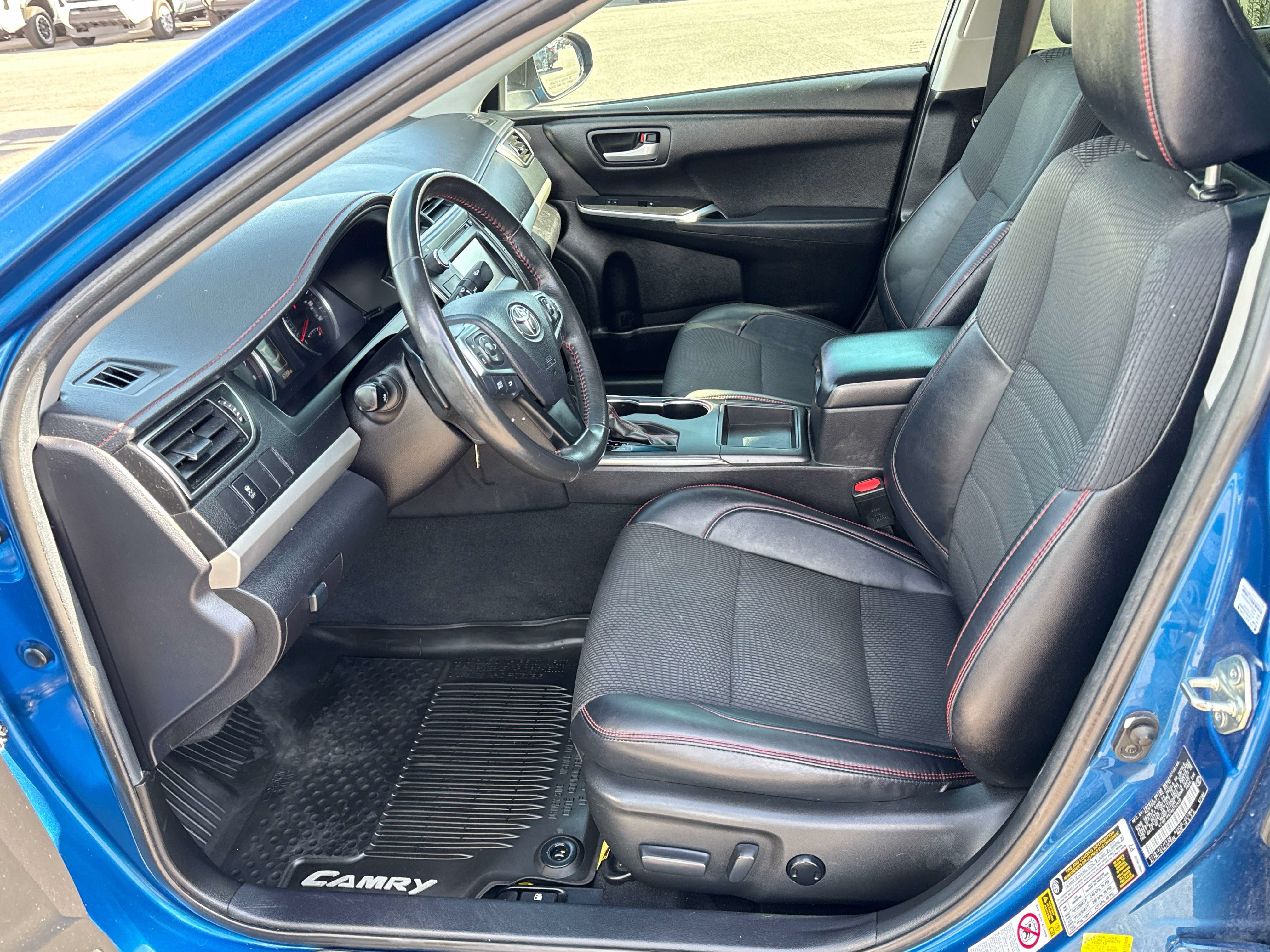 Used 2017 Toyota Camry SE w/ Protection Package (Q2) FWD image 11