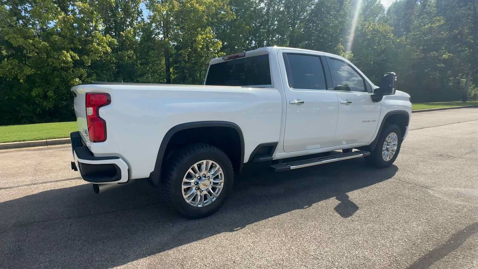 Certified 2022 Chevrolet Silverado 2500 High Country w/ Technology Package AWD/4WD image 8