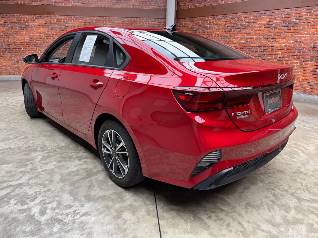Used 2023 Kia Forte LXS w/ LXS Technology Package FWD image 2