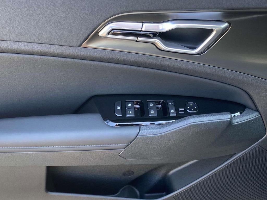 New 2025 Kia Sportage EX image 13