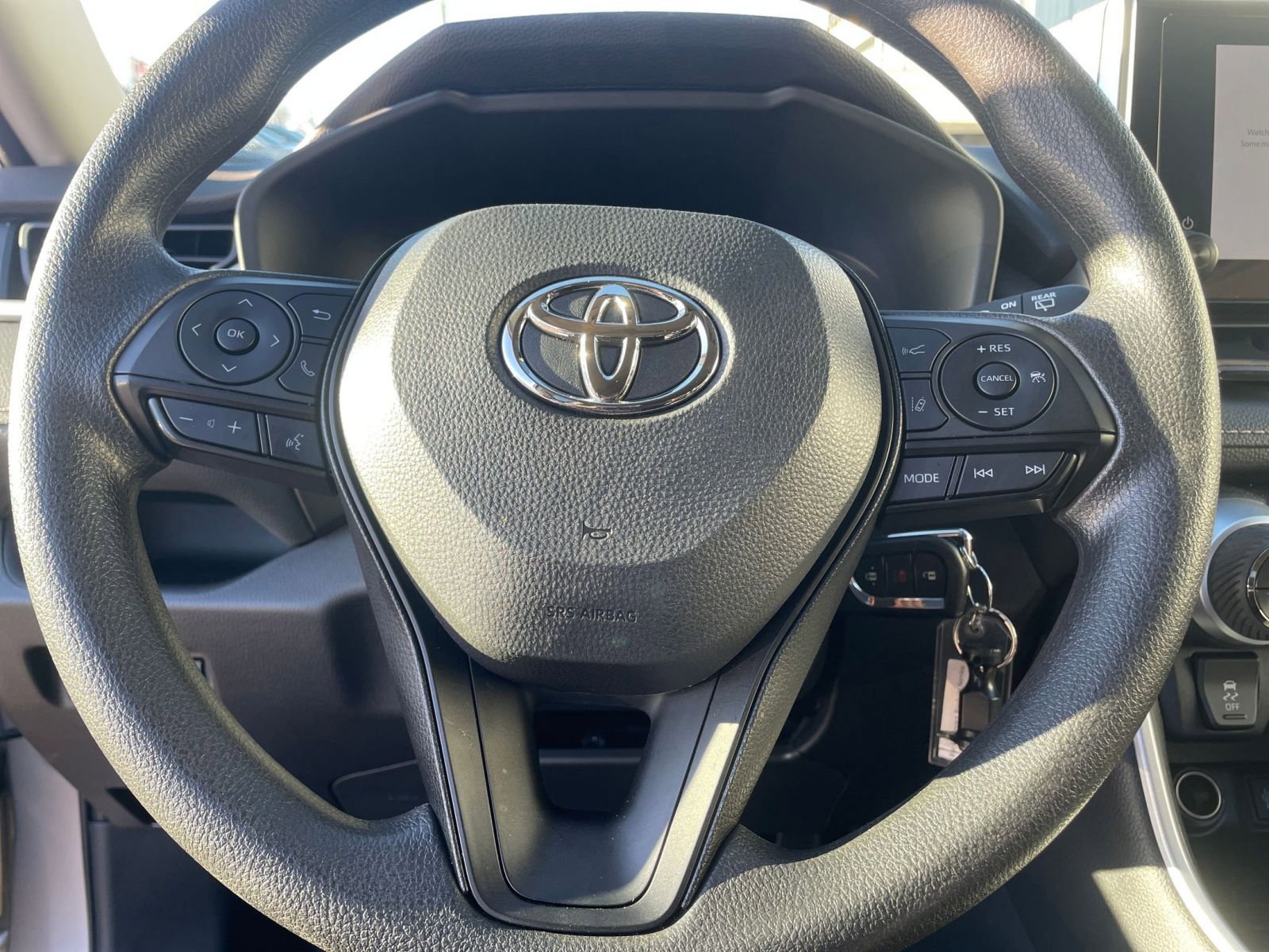 Used 2025 Toyota RAV4 LE image 27