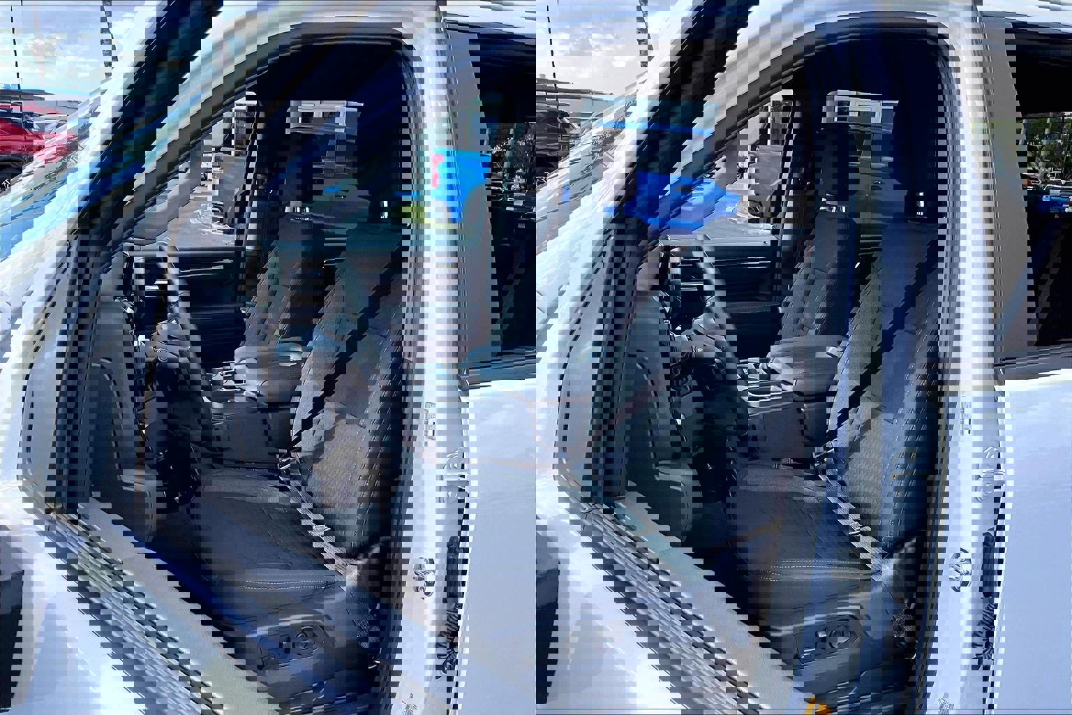 Certified 2025 Chevrolet Silverado 2500 LT w/ Convenience Package image 17