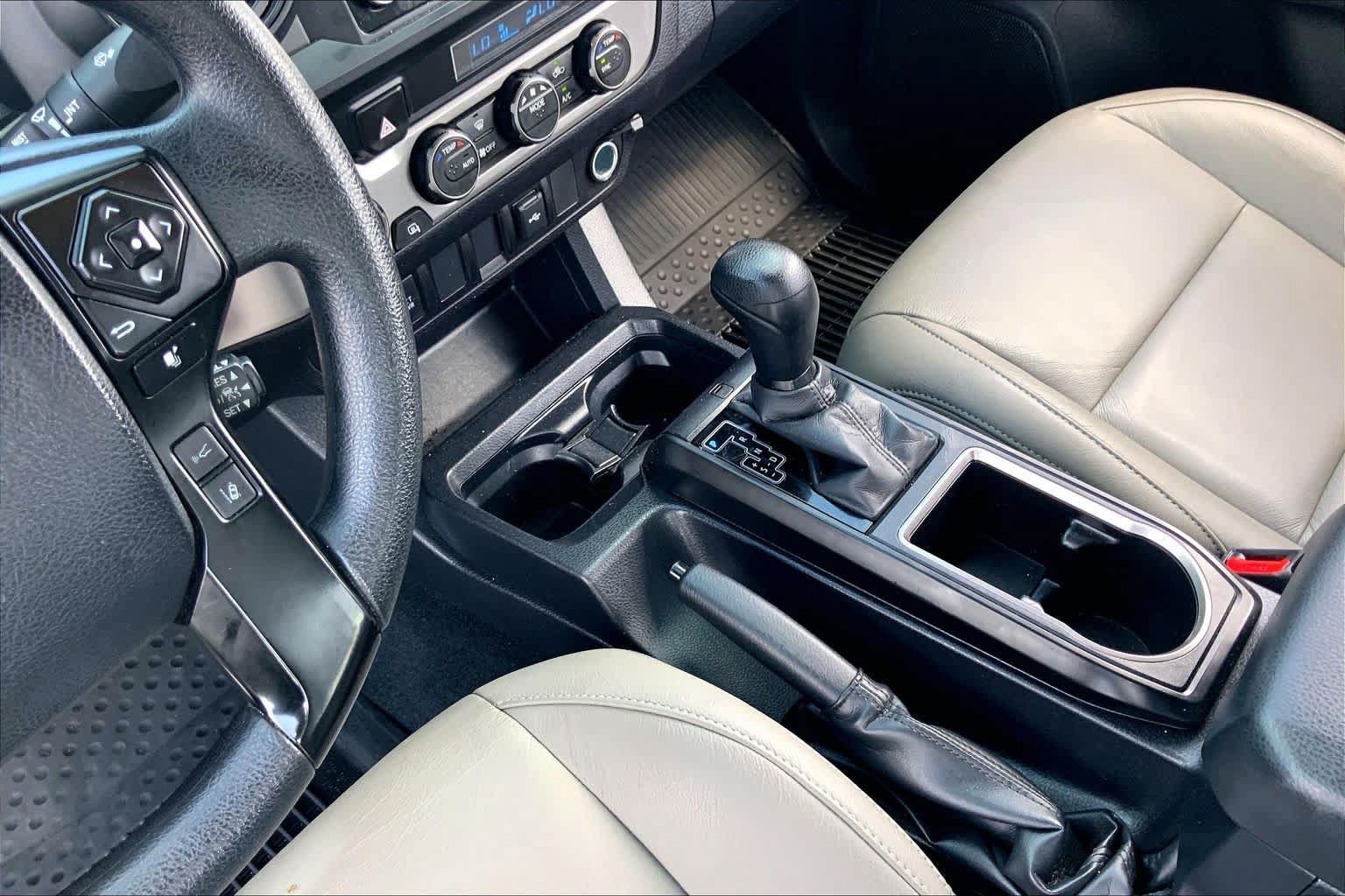 Used 2023 Toyota Tacoma SR AWD/4WD image 16
