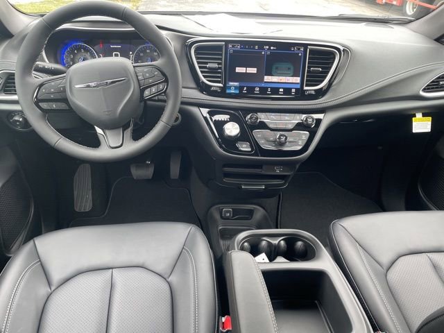 New 2026 Chrysler Pacifica Select w/ S Appearance Package image 3