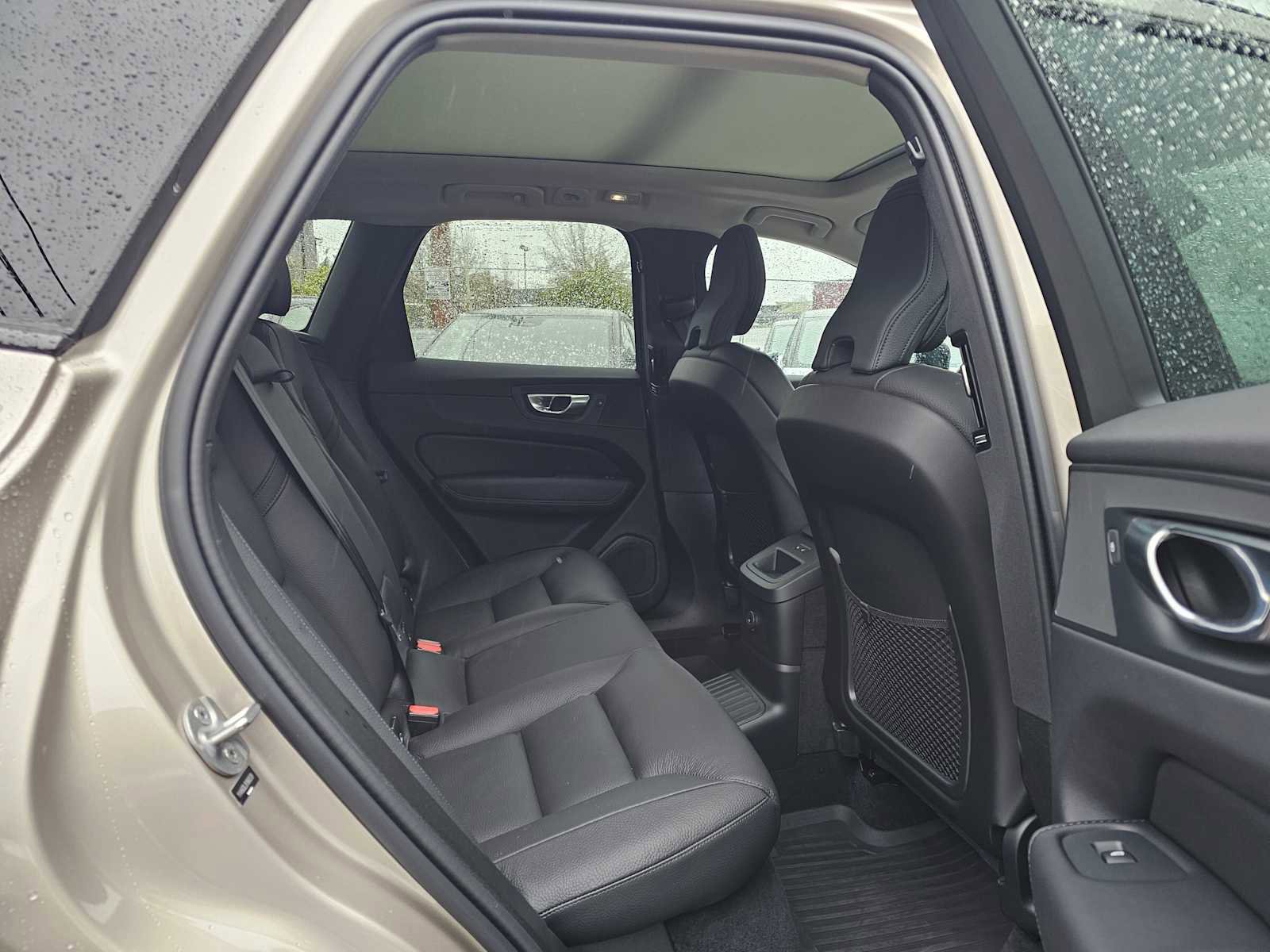 Certified 2024 Volvo XC60 T8 Plus w/ Protection Package Premier image 6