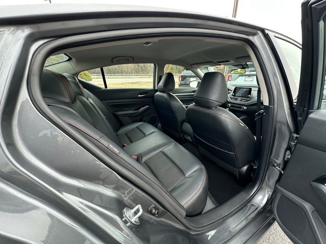 Used 2024 Nissan Altima 2.5 SR image 17