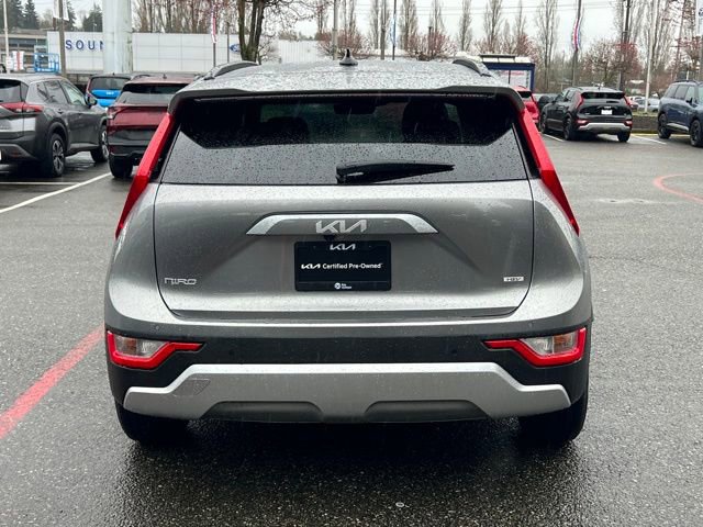 Used 2023 Kia Niro EX image 10
