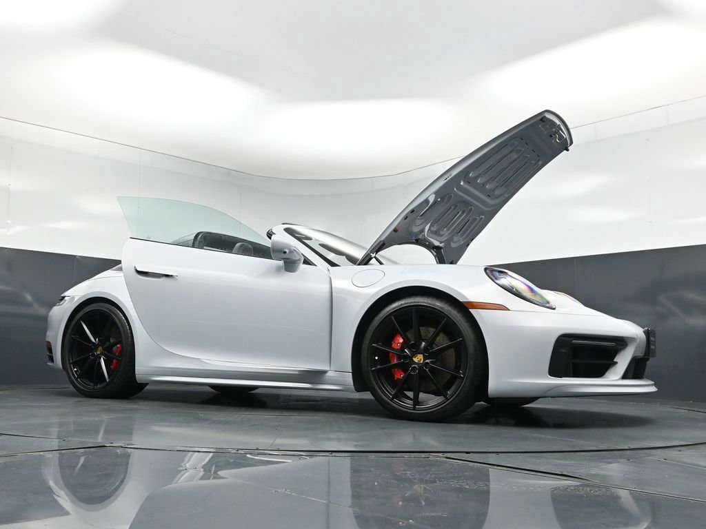Used 2024 Porsche 911 Targa 4S AWD/4WD image 32