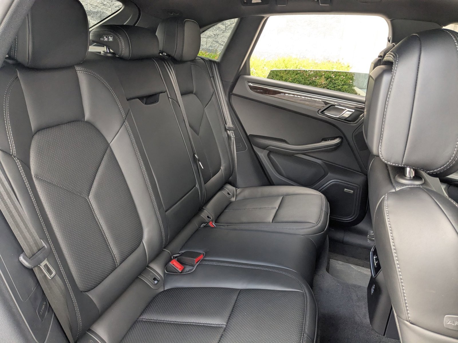 New 2026 Porsche Macan image 24