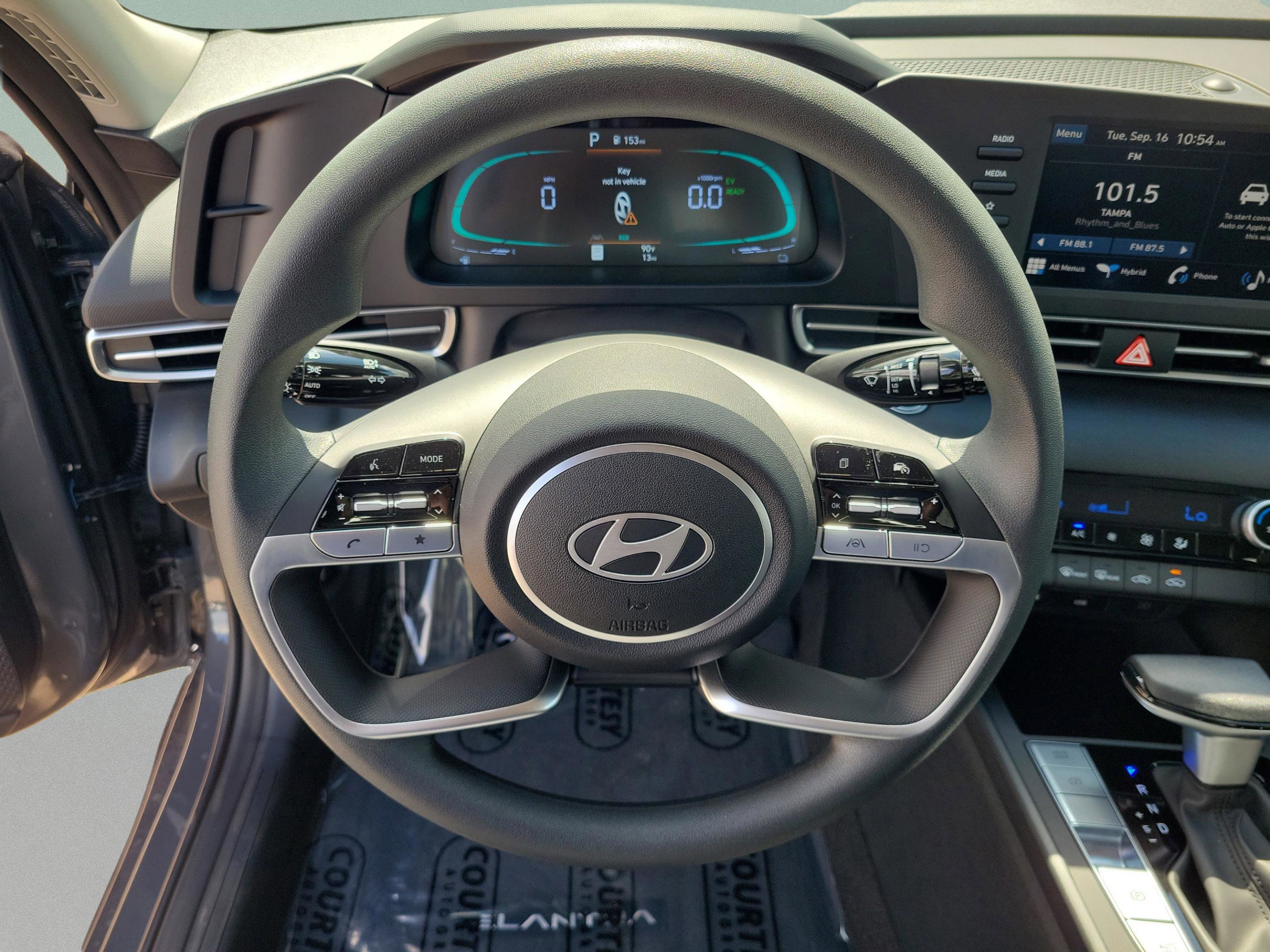 New 2025 Hyundai Elantra Blue image 15