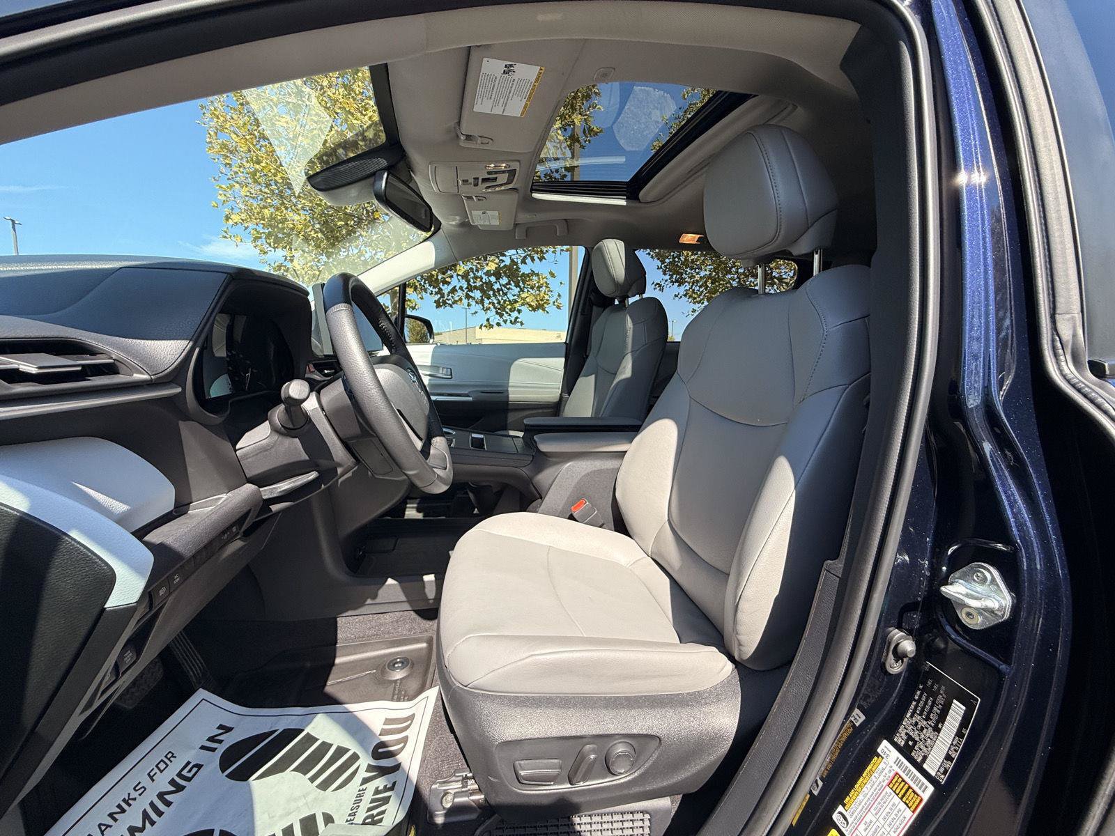 Used 2025 Toyota Sienna XLE w/ XLE Plus Package AWD/4WD image 14