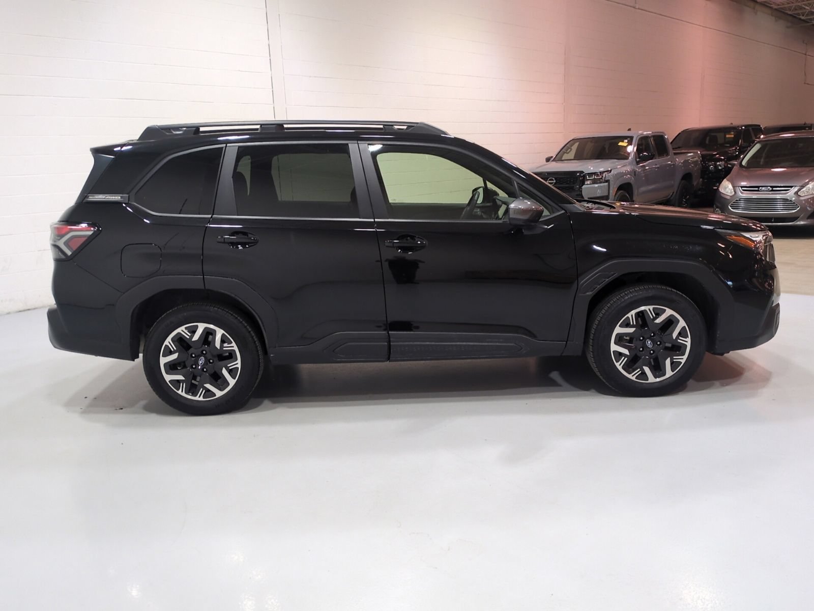Certified 2025 Subaru Forester Premium AWD/4WD image 3