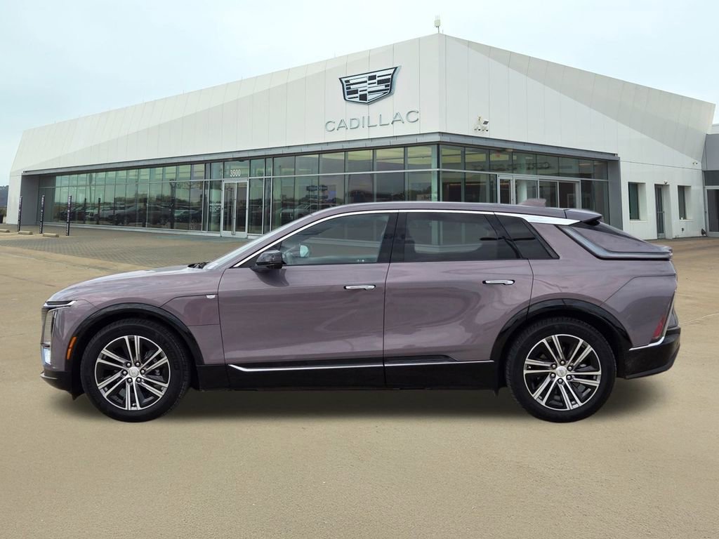 Certified 2024 Cadillac Lyriq Luxury image 3