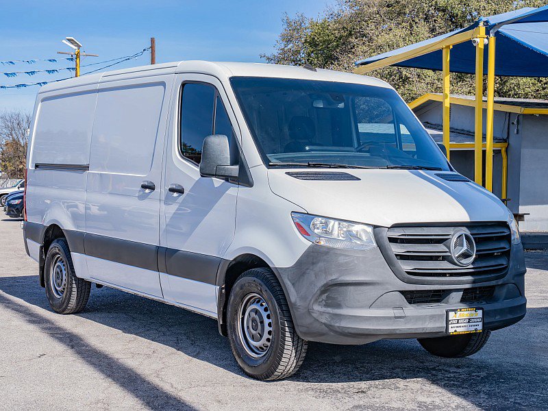 Used 2021 Mercedes-Benz Sprinter 1500 image 3