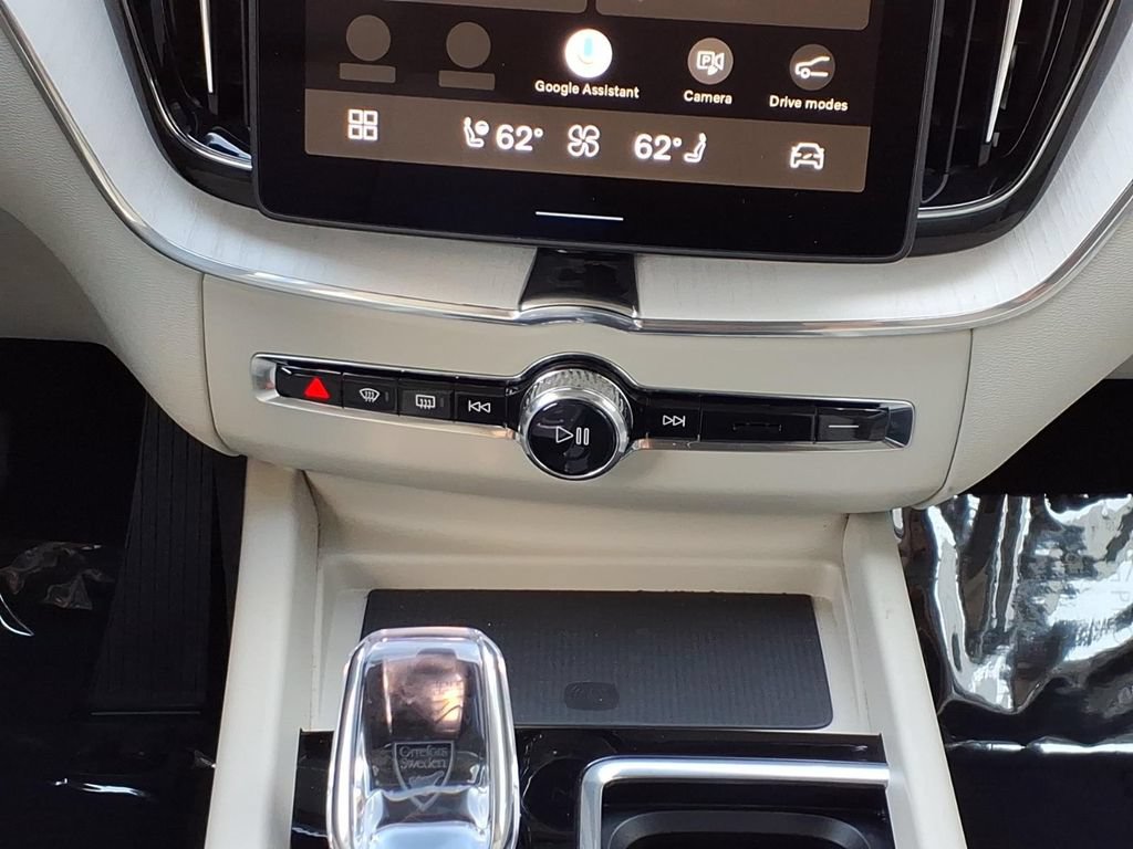 Certified 2026 Volvo XC60 B5 Ultra AWD/4WD image 19