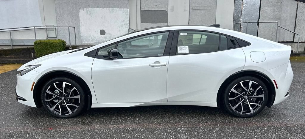 New 2027 Toyota Prius Plug-In Hybrid w/ Limited Premium Package FWD image 8