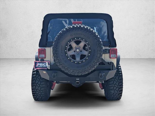 Used 2015 Jeep Wrangler Unlimited Rubicon w/ Connectivity Group image 6