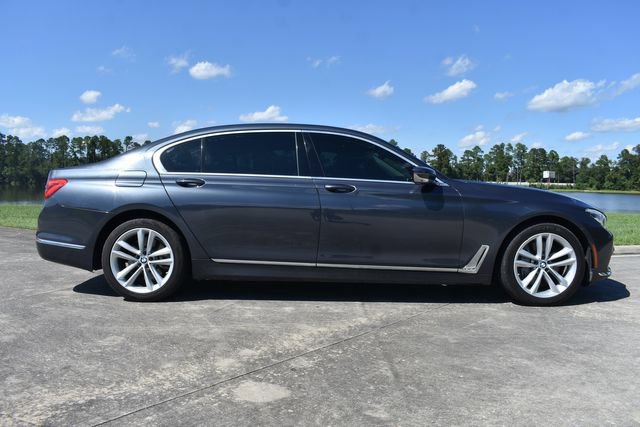 Used 2018 BMW 750i RWD image 3