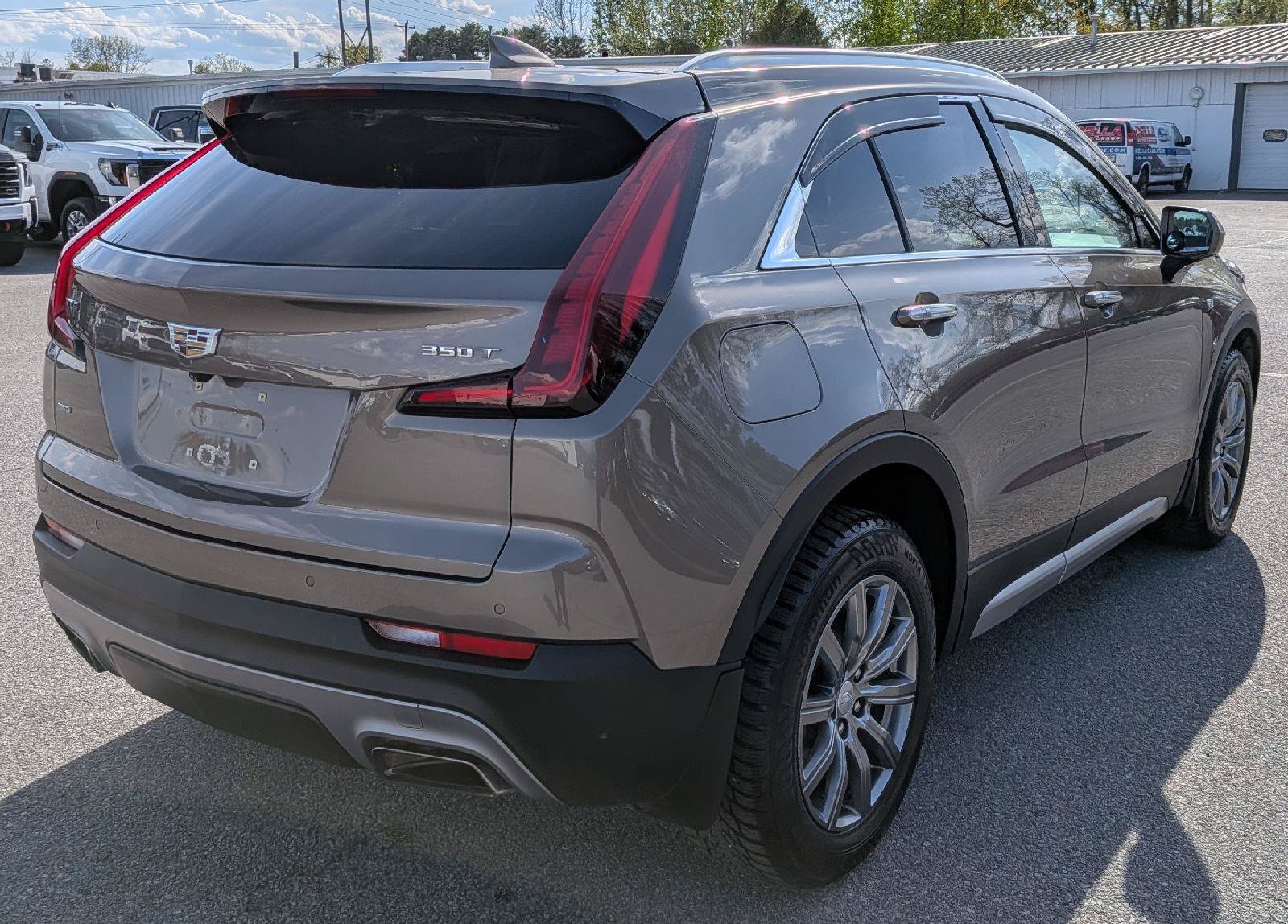 Used 2020 Cadillac XT4 Premium Luxury w/ Technology Package AWD/4WD image 8