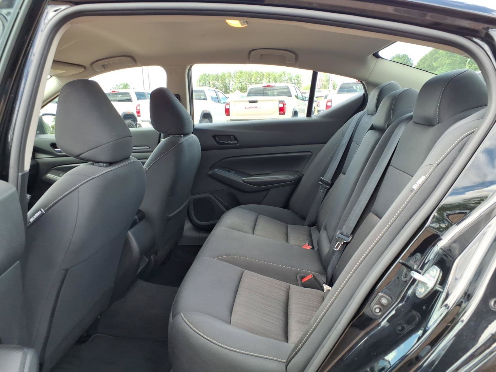 Used 2024 Nissan Altima 2.5 SV FWD image 21