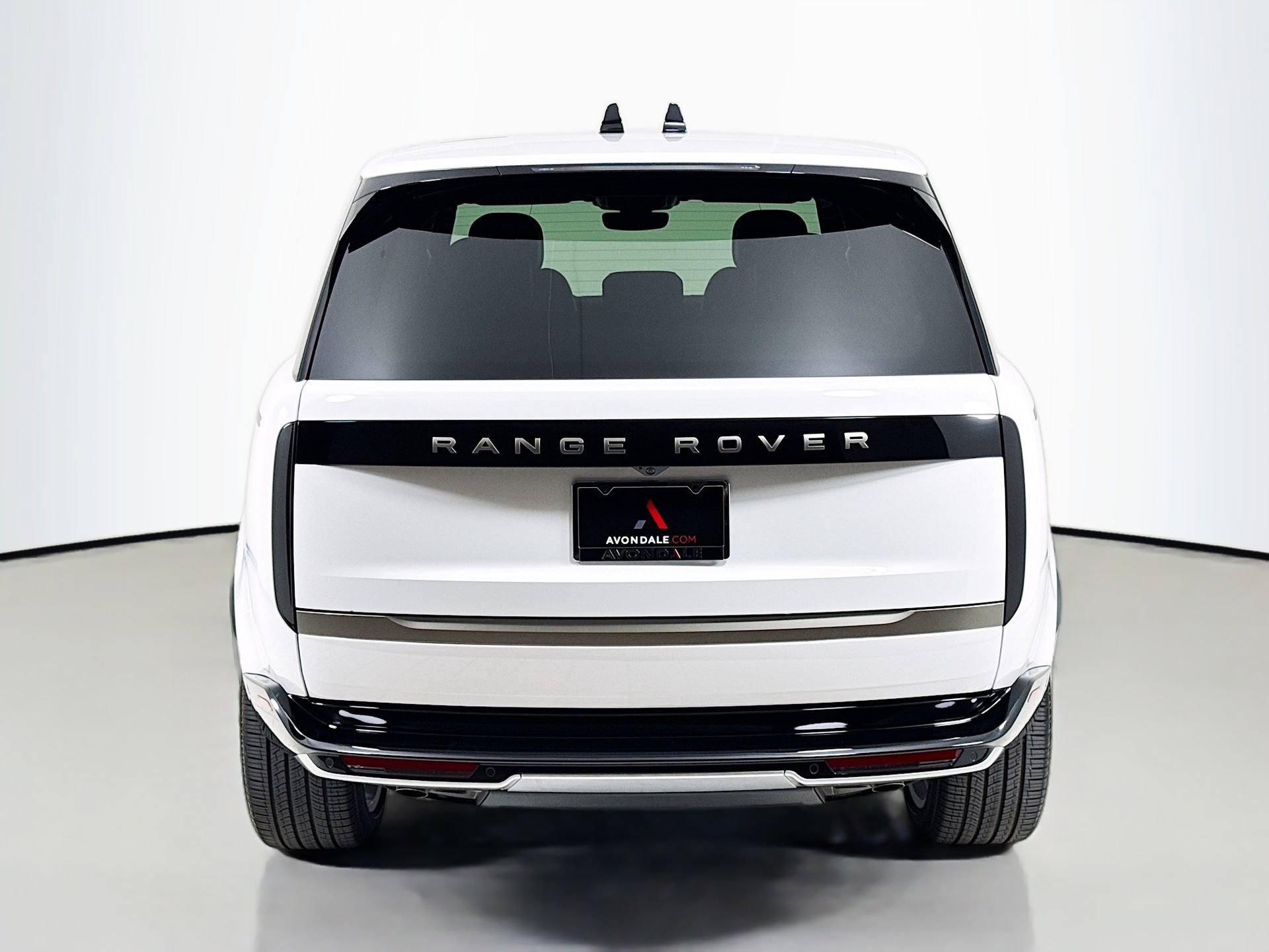 Used 2025 Land Rover Range Rover SE AWD/4WD image 6