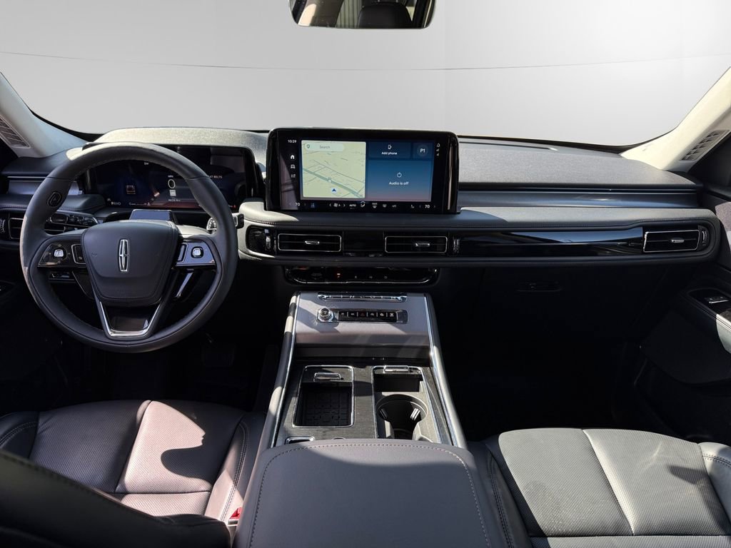 Used 2025 Lincoln Aviator 2WD image 10