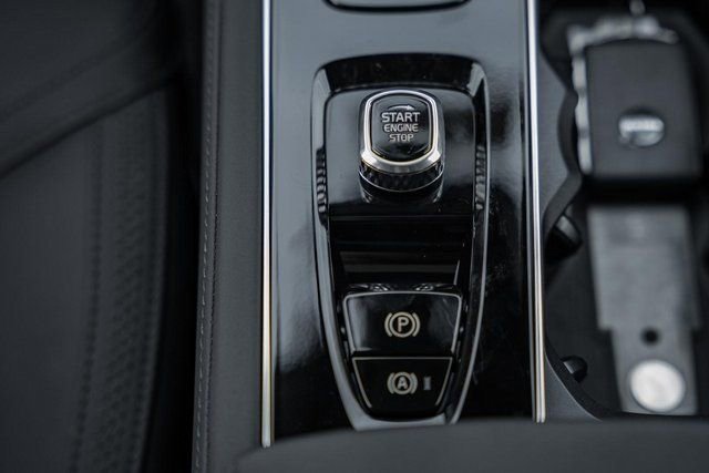 New 2026 Volvo XC90 B6 Plus w/ Protection Package Premier image 24